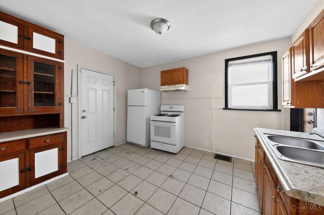 547 Flatt Terrace, Cincinnati, OH 45232