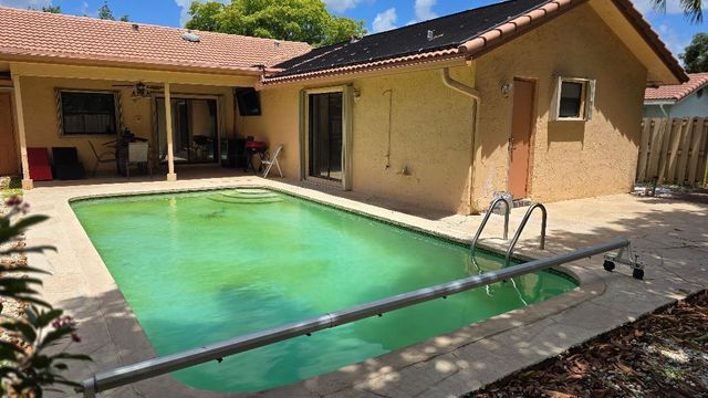 2499 NW 92nd Avenue, Coral Springs, FL 33065
