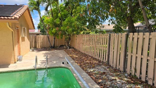 2499 NW 92nd Avenue, Coral Springs, FL 33065