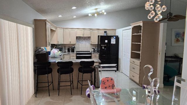 2499 NW 92nd Avenue, Coral Springs, FL 33065