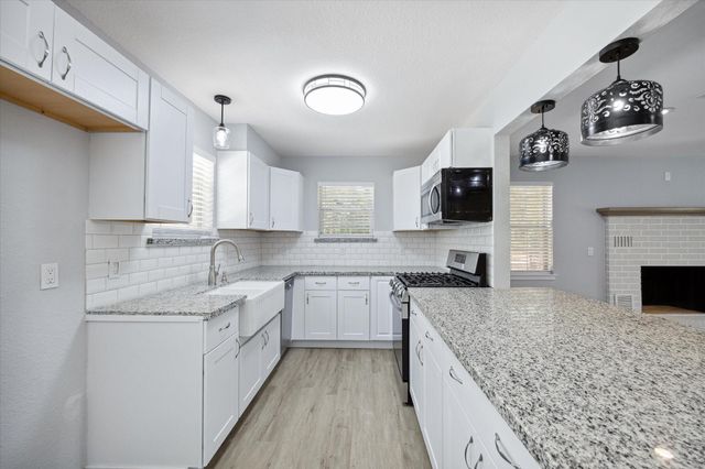 8950 Gosler Road, Sealy, TX 77474