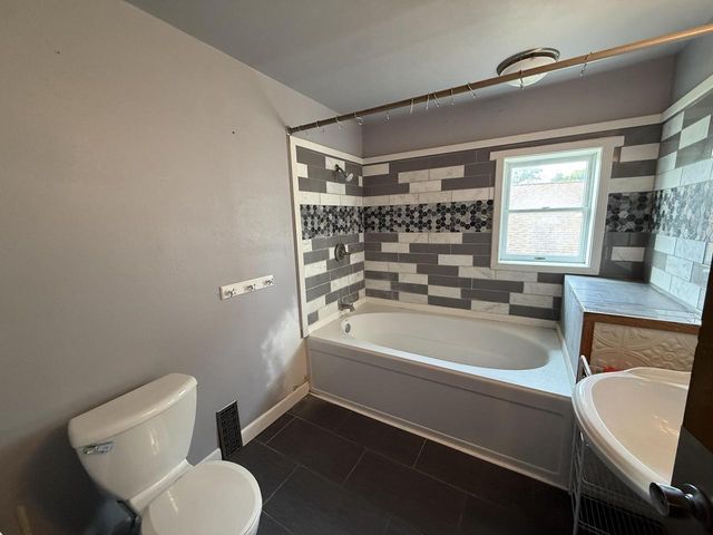 308 Copeland AVENUE, La Crosse, WI 54603