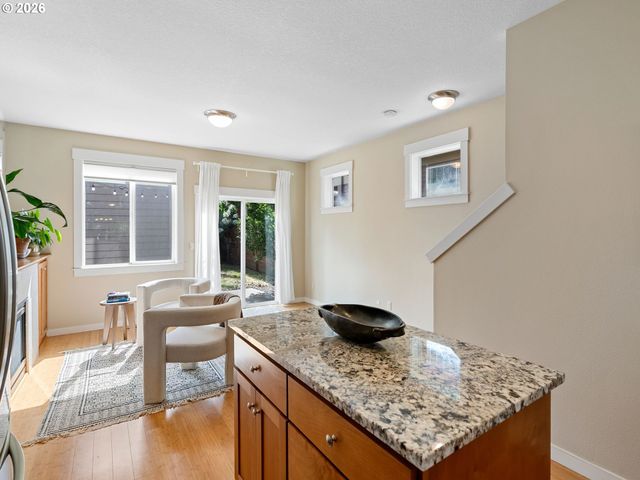 4222 N MONTANA Ave, Portland, OR 97217