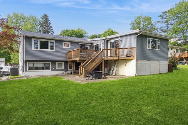 18 Lake Shore Drive, Nanuet, NY 10954
