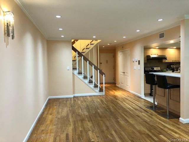 1231 Robin Ln Fl 1, Bayside, NY 11360