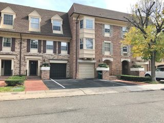 1231 Robin Ln Fl 1, Bayside, NY 11360