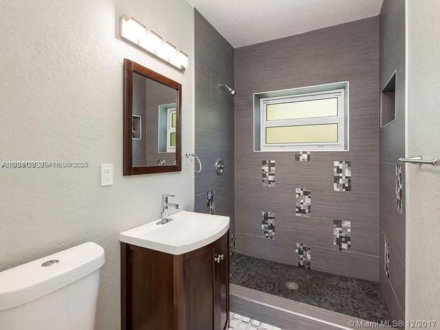 1231 N 16th Court, Hollywood, FL 33020