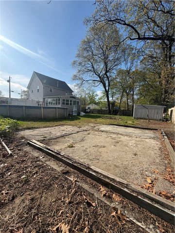 131 Canfield Avenue, Warwick, RI 02889