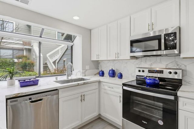 2570 Yerba Bank Court, San Jose, CA 95121