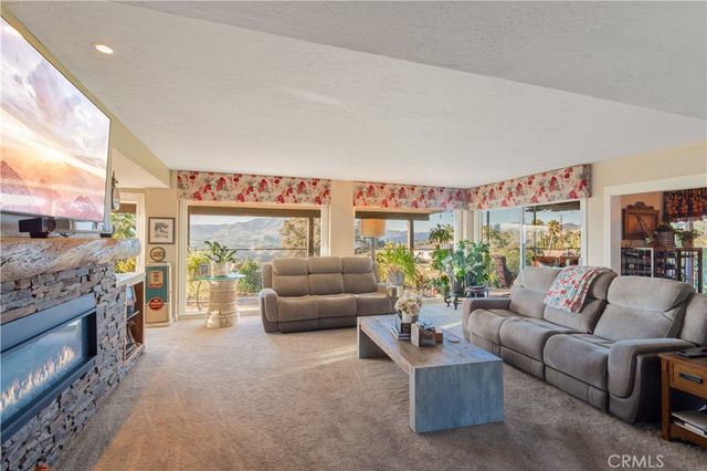 1109 N Stage Coach, Fallbrook, CA 92028