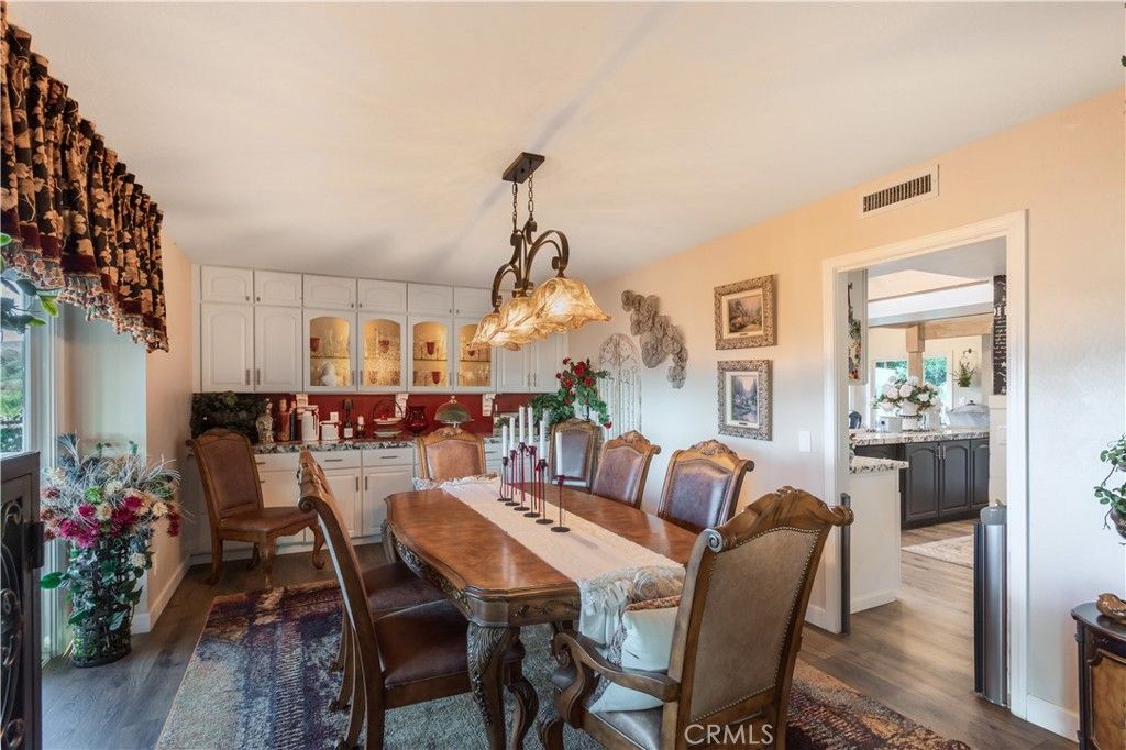 Image 15 of property listing at 1109 N Stage Coach, Fallbrook, CA 92028