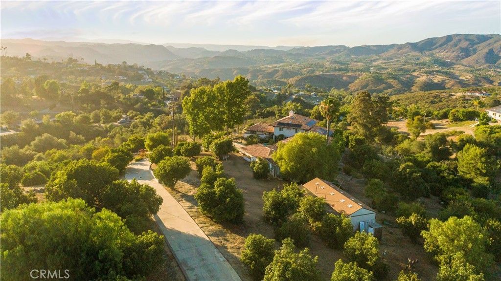 Image 3 of property listing at 1109 N Stage Coach, Fallbrook, CA 92028