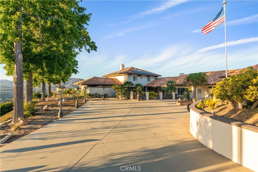 Image 5 of property listing at 1109 N Stage Coach, Fallbrook, CA 92028