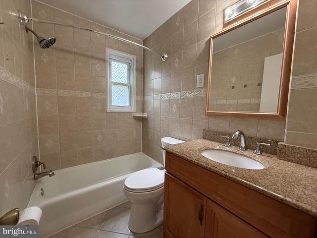 5835 MOUNT VERNON DR, Alexandria, VA 22303