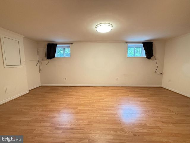 5835 MOUNT VERNON DR, Alexandria, VA 22303