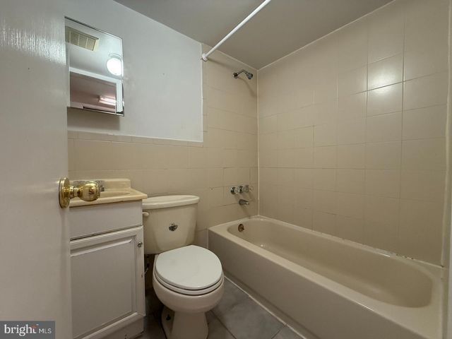 5835 MOUNT VERNON DR, Alexandria, VA 22303