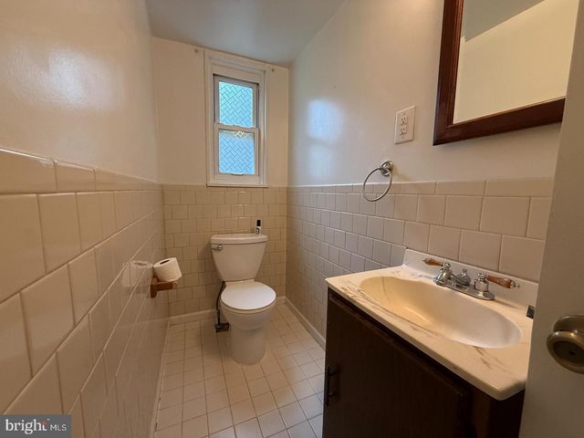 5835 MOUNT VERNON DR, Alexandria, VA 22303