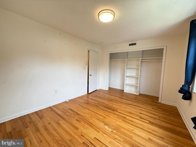 5835 MOUNT VERNON DR, Alexandria, VA 22303