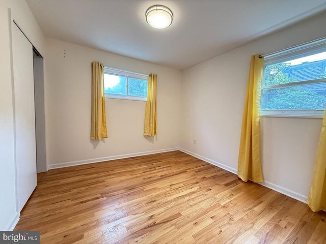 5835 MOUNT VERNON DR, Alexandria, VA 22303
