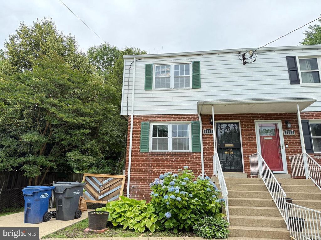 5835 MOUNT VERNON DR, Alexandria, VA 22303