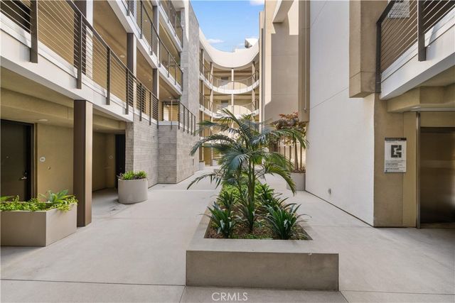 709 E Walnut Street 220, Pasadena, CA 91101