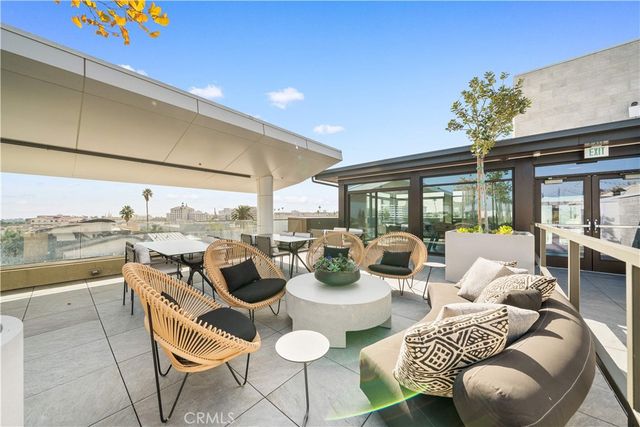 709 E Walnut Street 220, Pasadena, CA 91101