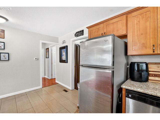 1609 Se 148TH Ave, Portland, OR 97233