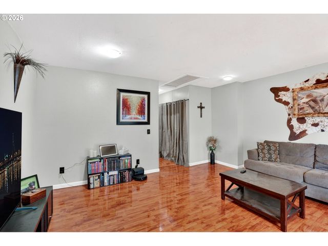 1609 Se 148TH Ave, Portland, OR 97233