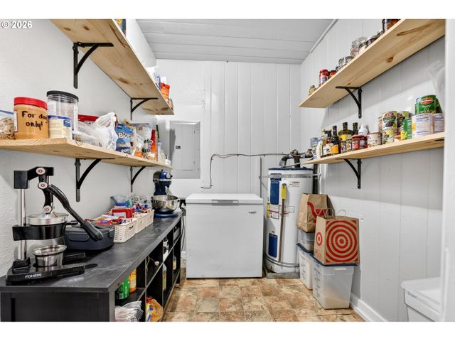 1609 Se 148TH Ave, Portland, OR 97233