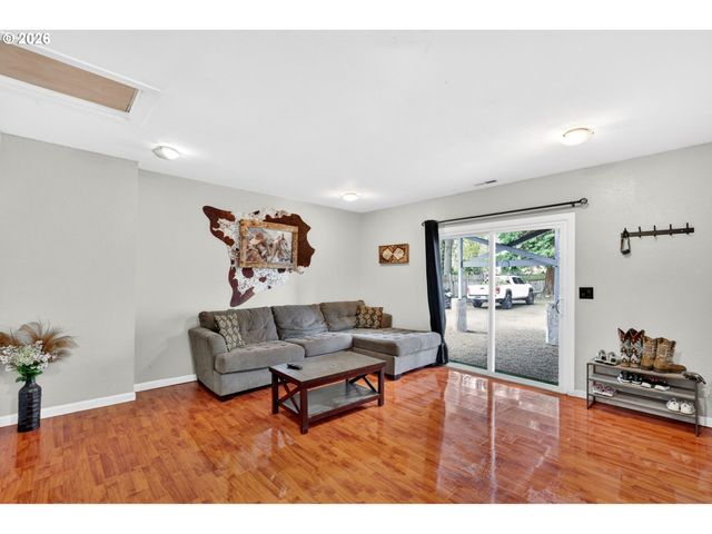 1609 Se 148TH Ave, Portland, OR 97233