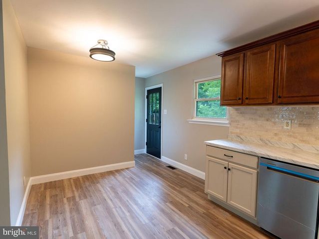 138 E DEL A VUE AVE, Carneys Point, NJ 08069