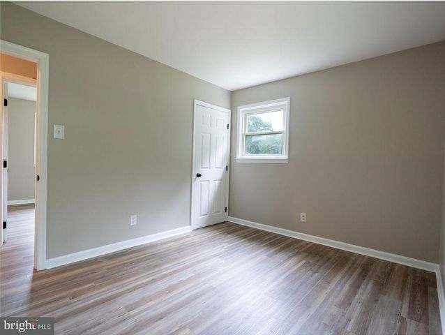 138 E DEL A VUE AVE, Carneys Point, NJ 08069