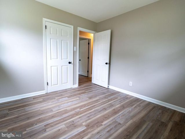 138 E DEL A VUE AVE, Carneys Point, NJ 08069