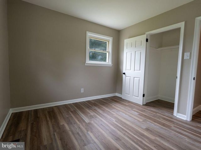 138 E DEL A VUE AVE, Carneys Point, NJ 08069