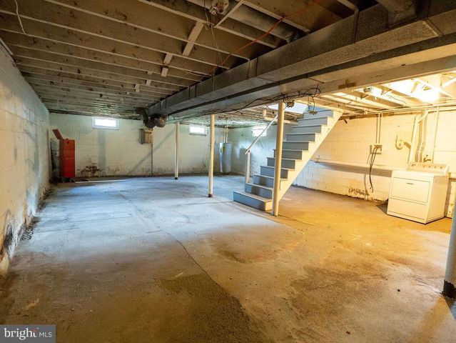 138 E DEL A VUE AVE, Carneys Point, NJ 08069