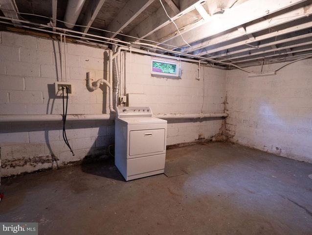 138 E DEL A VUE AVE, Carneys Point, NJ 08069