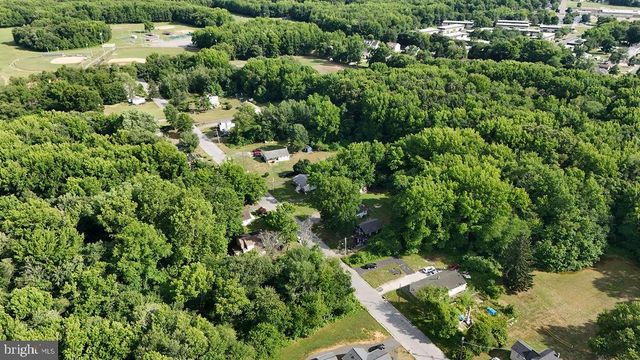 138 E DEL A VUE AVE, Carneys Point, NJ 08069