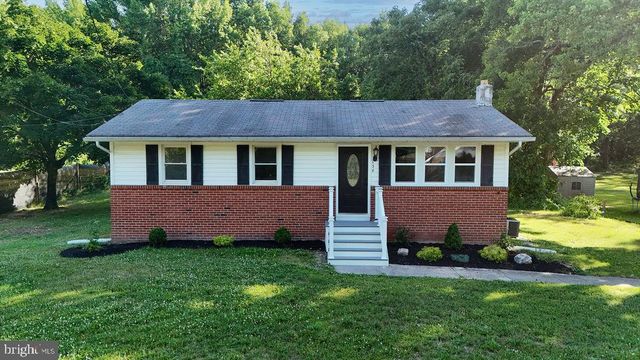 138 E DEL A VUE AVE, Carneys Point, NJ 08069