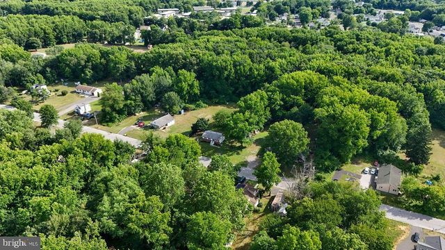 138 E DEL A VUE AVE, Carneys Point, NJ 08069