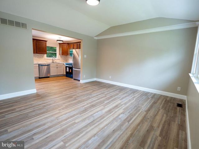 138 E DEL A VUE AVE, Carneys Point, NJ 08069