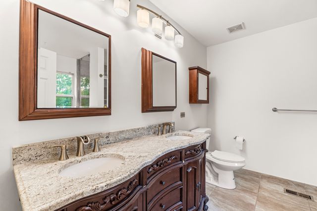 12716 S Meadow Lane, Plainfield, IL 60585