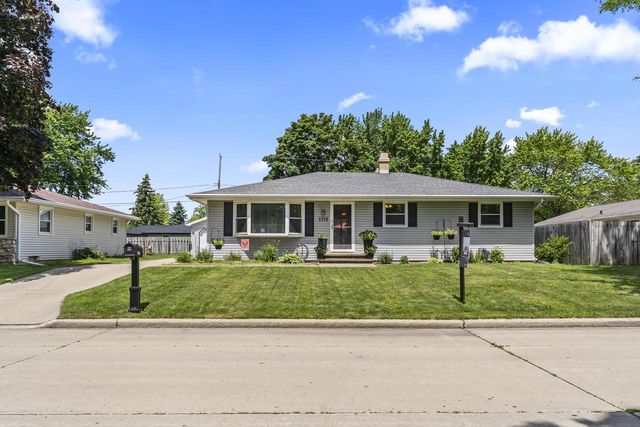 1118 E PARK HILLS DRIVE, Appleton, WI 54915