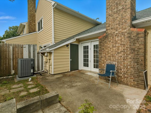 1061 Sardis Cove Drive, Charlotte, NC 28270