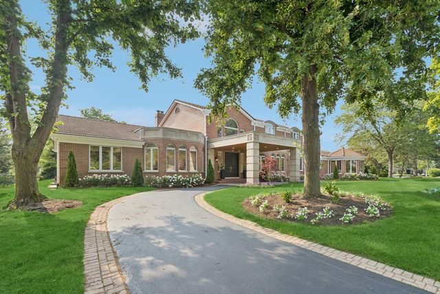2430 Dorina Drive, Northfield, IL 60093