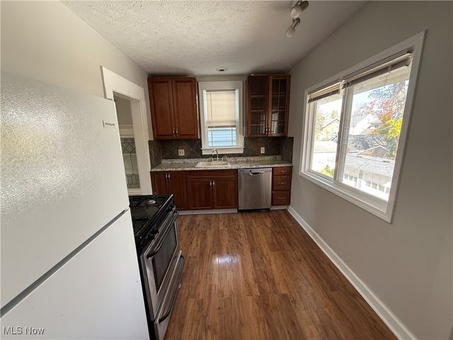 1275 Donald Avenue, Lakewood, OH 44107