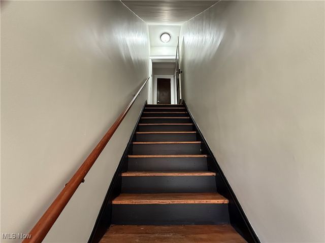 1275 Donald Avenue, Lakewood, OH 44107