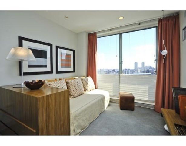 234 Causeway St 1012, Boston, MA 02114