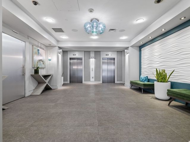 234 Causeway St 1012, Boston, MA 02114