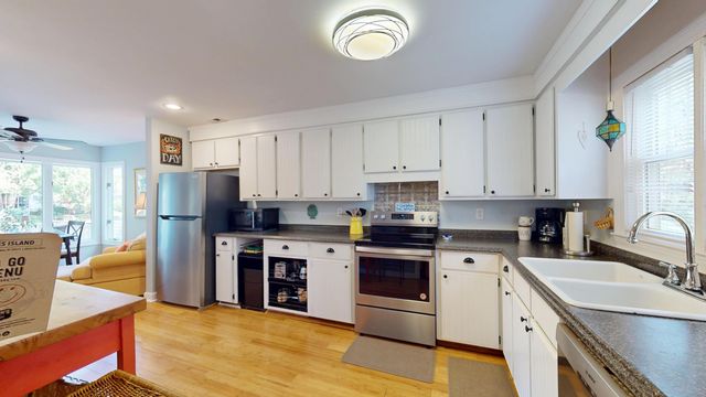 781 Lake Frances Drive, Charleston, SC 29412