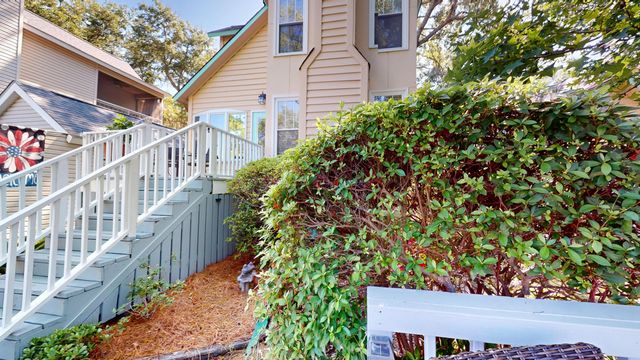 781 Lake Frances Drive, Charleston, SC 29412